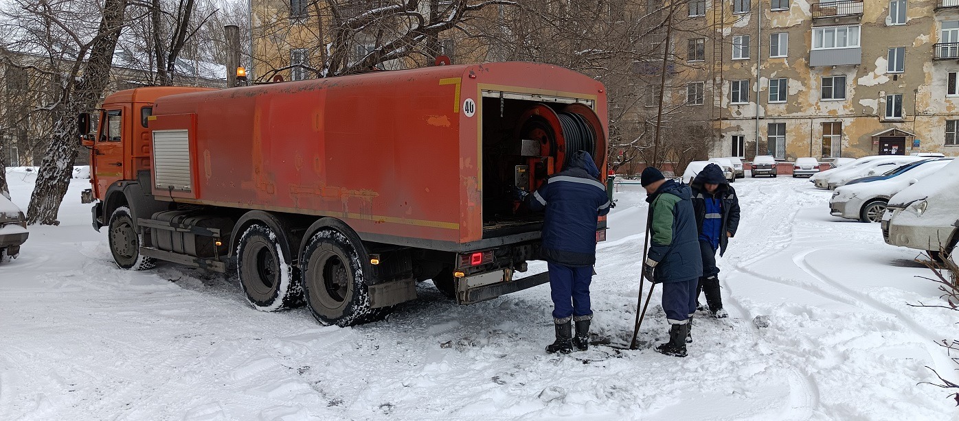 Прочистка канализации от засоров гидропромывочной машиной и специальным оборудованием в Альметьевске