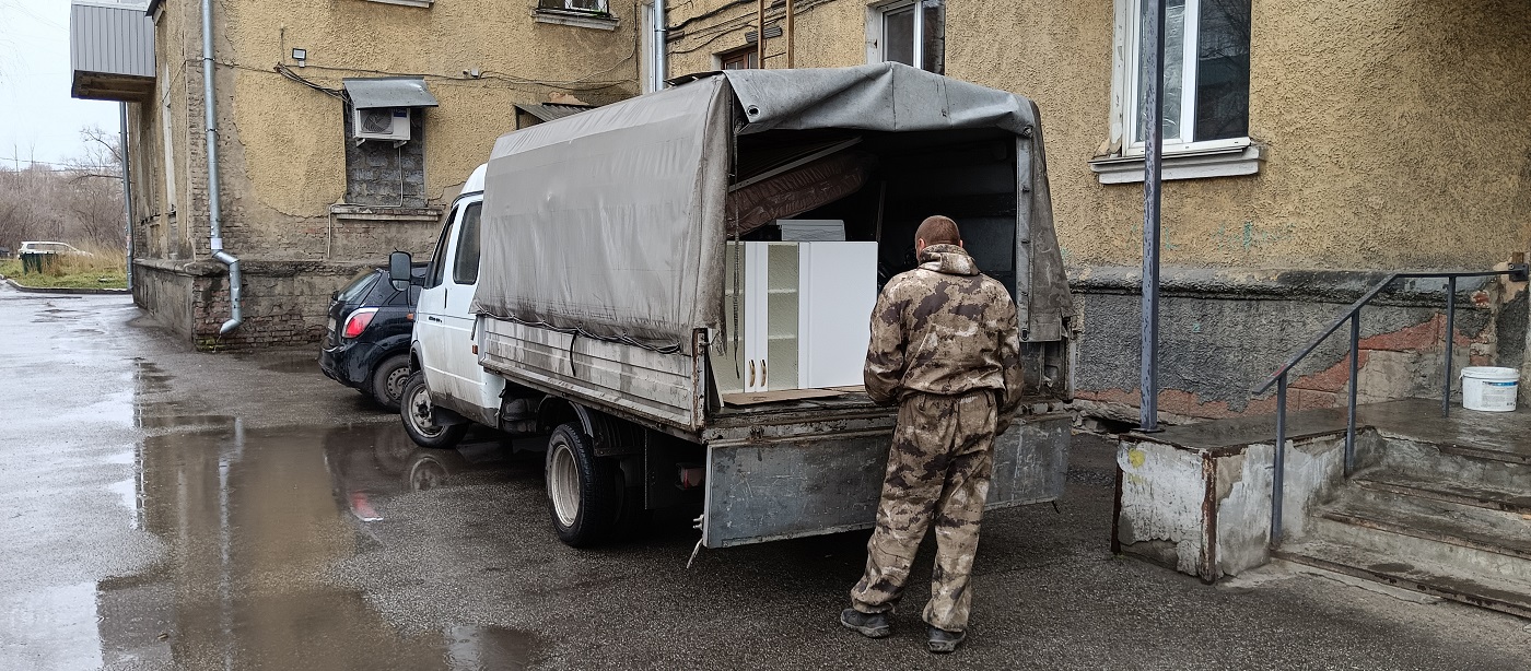 Квартирные перевозки. Погрузка мебели в Газель в Агрызе